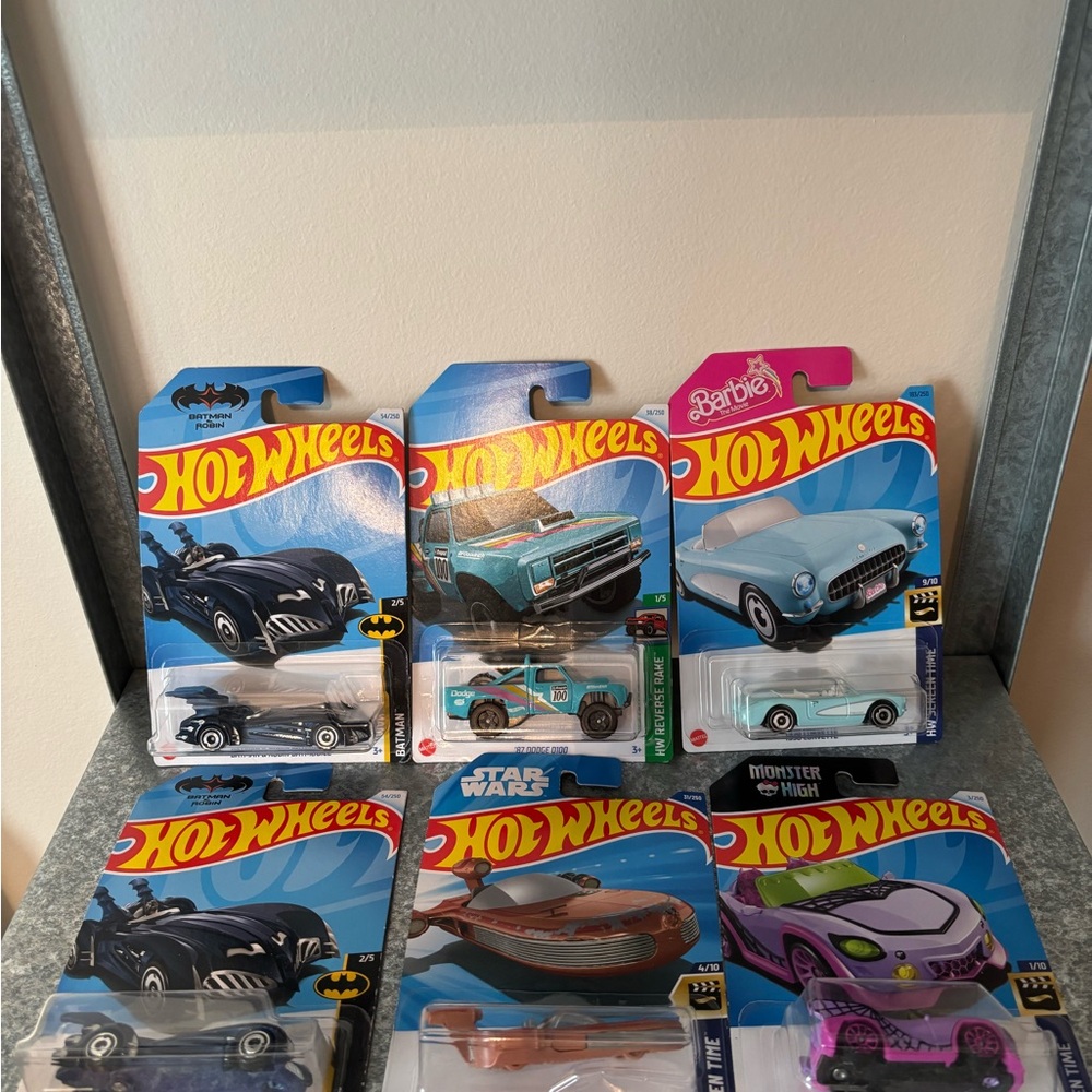 18 Hot Wheels and  2 Matchbox Bundle